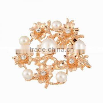 Wholesale Gold Plated Snowflake Pearl Flower Girls Brooch Pin