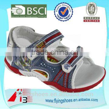high quality sports hollow out kids fancy sandals with toy