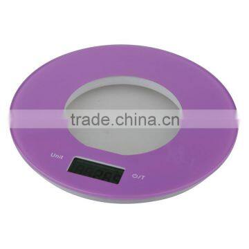 Electronic kitchen scale with display showing permanent calendar,temperature&humidity level