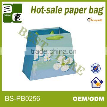 Glossy lamination 157g coated paper gift bag/gift packaging bag/candy bag