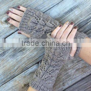 Fashion Handmade Cheap Wool Button Acrylic Glove Women Winter Knitted Gloves photo-3