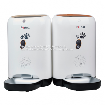 Smart pet feeder for cats