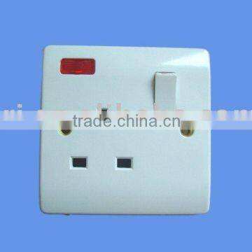 13A switched socekt+neon