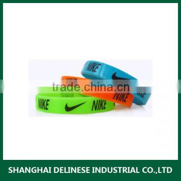 logo options silicone wristbands factory