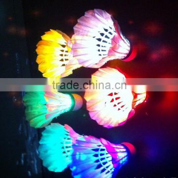 LED badminton shuttlecock dark lighting birdies shuttlecock glow in dark shuttlecock for outdoor sport activities 4-piece