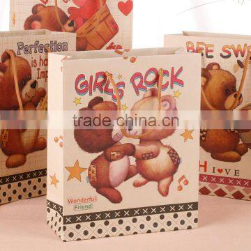 2016 Wonderful 230gsm coated paper material gift paper bag