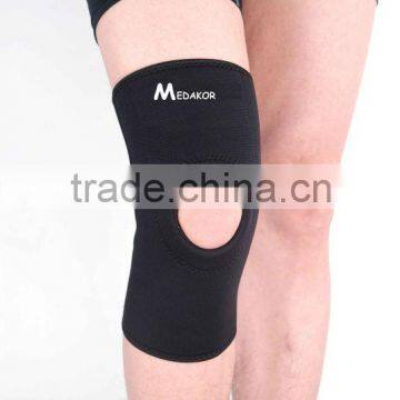 black neoprene open patella knee brace