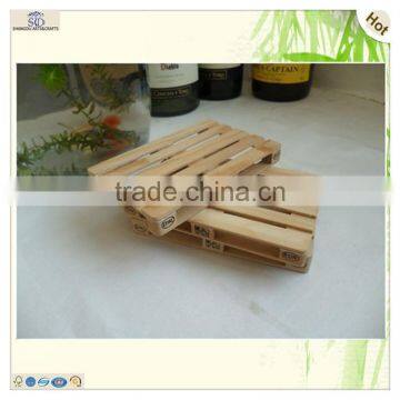 Большой деревянный паллет по американским стандартам photo-3