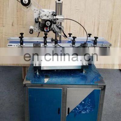 YTK-160 Automatic Lighter Table Top Surface Flat Square Bottle Labeling Machine
