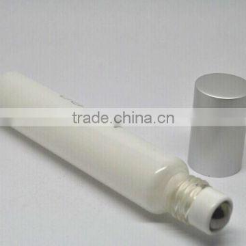 0.5oz painting white color roll on glass bottle with U shape bottom