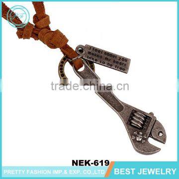 Hot PIating Old Golg Fashion Screw-Driver Instruments Of Labour Shape Necklace