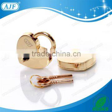 New brand golden love padlock for valentines promotion