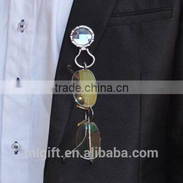 High Quality Magnetic Eyeglass Holder Designer Brooches and Pins photo-5