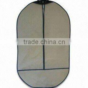 garment bag with plastic widow