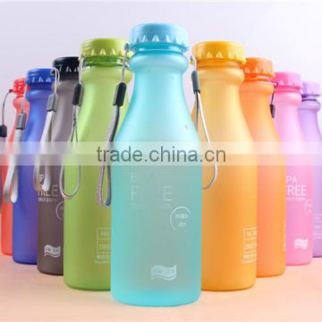 Customized logo BPA free children bottle with string