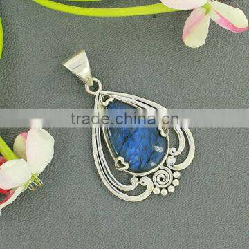 falak gems Beautiful Designer Labradorite Pendant, Silver Jewelry,