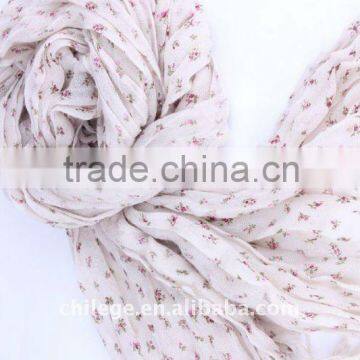 scarf with pendant