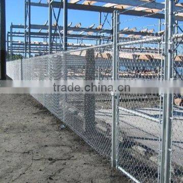 Chain link fence with top barbed wire for airport fence, diamond shape decorative chain link garden/playground fence