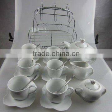 24 pcs dinnerware set with basket