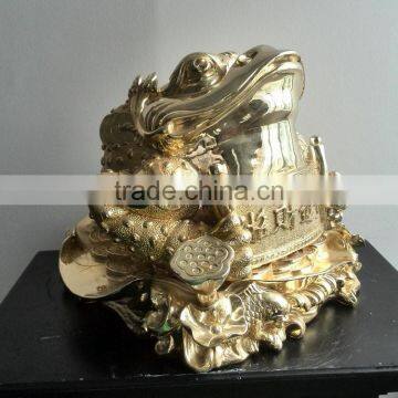 FRP gold frog statue