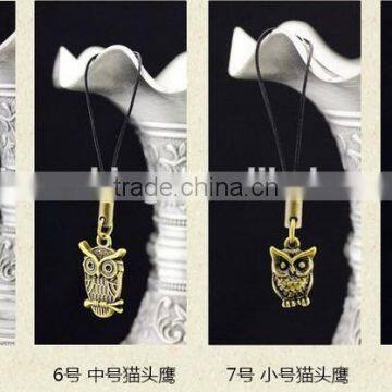 Fashion Promotional Metal Mobile Phone Key Chain for Girls photo-3