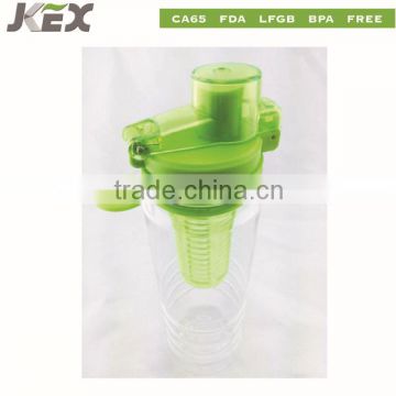 Hot selling plastic fruit infusion water bottle with locking lid