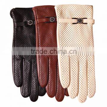 2015 New fashion stylish New WARMEN Women Genuine Perforated Leather Gloves with Metal Flora Buckle for womens