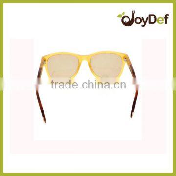 The best fashionable plastic high quality promotional hot sell outdoor OEM sunglasses