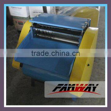 Electrical cable stripping machine with blades