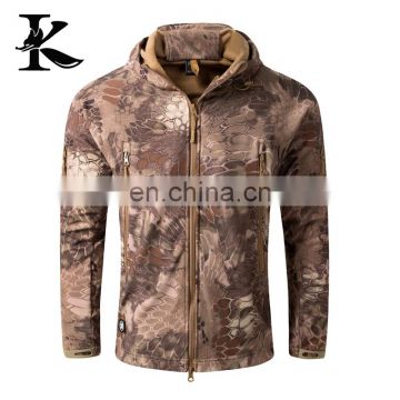 Wholesale mens softshell fleece camouflage jacket with hoodies