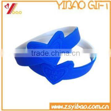 Heart shaped embossed silicon wristband