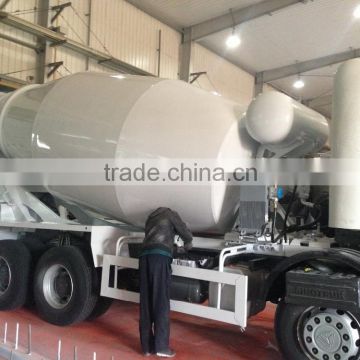 SINOTRUK HOWO 8x4 CNG cement mixer truck