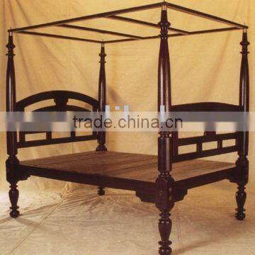 4 Poter Wooden Bed