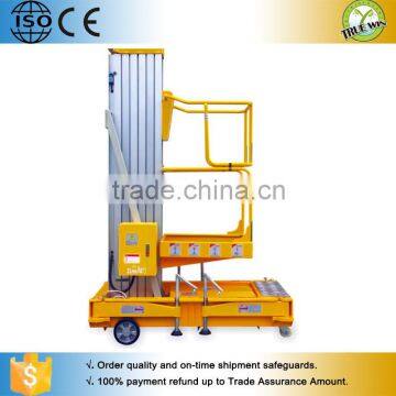 Light hydraulic aluminum mast lift platform load in pickup car