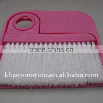 mini brush and dustpan set