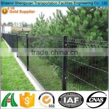 Low garden fence mesh metal posts metal posts