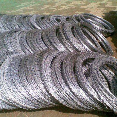 Customizable Sharp Barbed Wire for Easy and Convenient Installation photo-1