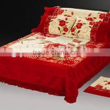 Red Printed and super soft 100% polyester blanket set