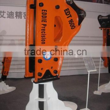 Side type hydraulic breaker