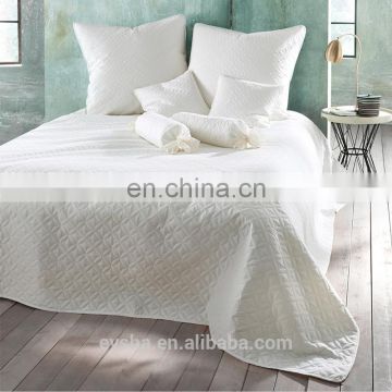 Fancy bedspreads 100% polyester Ultrasonic solid elegant quilt bedspread made in China