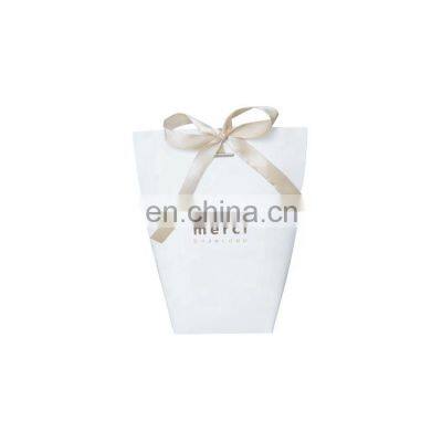 High Quality White  Kraft Paper Bag for Birthday Party Candy Packaging Gold Stamping Gift Bag