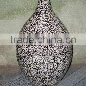 An unique design: A 16xH35cm beautiful Vietnam lacquer vase