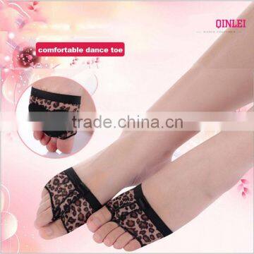 2016 Professional Belly/Ballet Dance Toe Pad Practice Shoes Foot Thong Protection Dance Socks Costume Gaiters Accessories photo-2