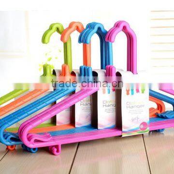 Colorful Plastic Clothes Hanger/pp Cloth Hanger photo-5