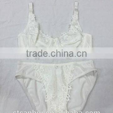 China Underwear factory Women Embroidery Lace Bra Brassiere with panty set