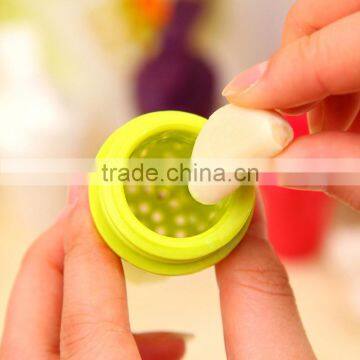 Kitchen Ginger Garlic Manual Press Twist Cutter Crusher Grinding Grater Planer Slicer Mini Cooking Tool KC1402 photo-3