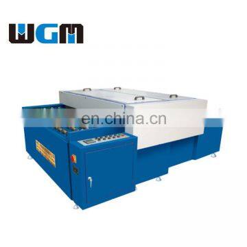 Horizontal glass washing machine