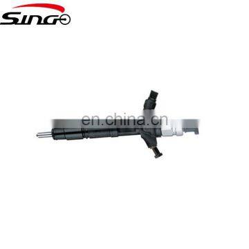 Common rail fuel injector 095000-0882