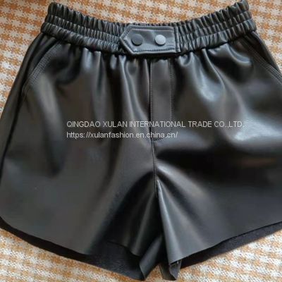 ladies'faux leather shorts