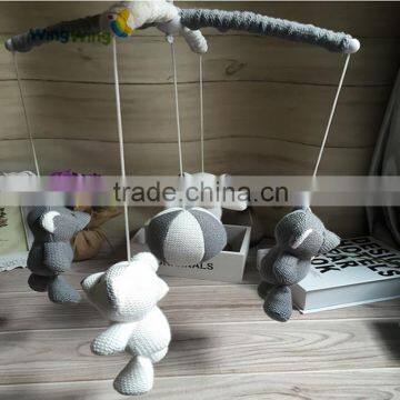 Wholesale 100% Knitted Cotton Material Bear Care Baby Crib Muscial Mobile